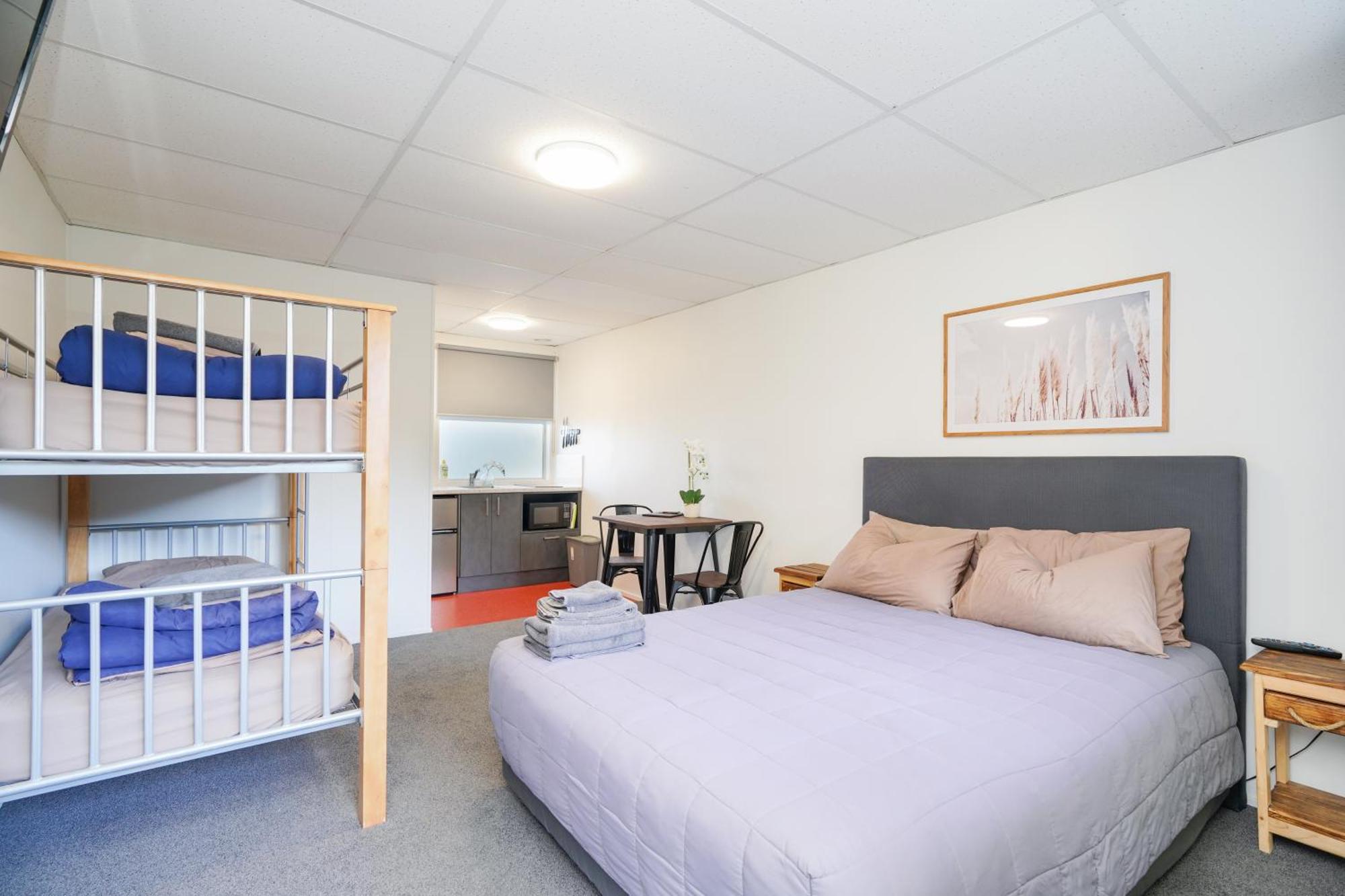 Beach Road Holiday Park Otatara Exterior foto